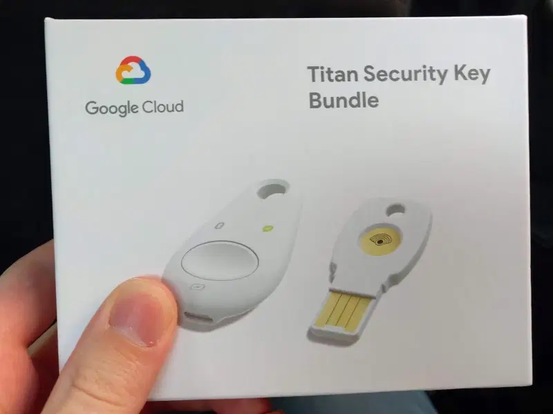 Google's security key, "Titan" was hacked by two hackers