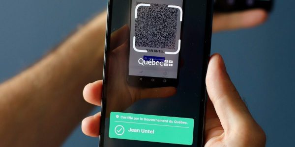 Québec : Plusieurs politiciens et journalistes voit le QR code du Pass Vaccinal piratés