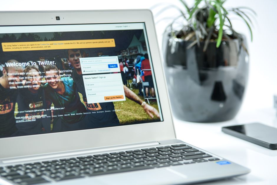 Clavier et phrase de passe sur un écran